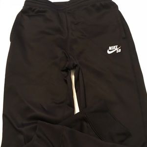 Nike jogger excellent condition!👍🏼🎉